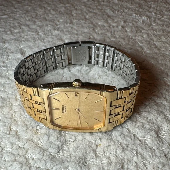 Vintage Seiko Tank Quartz Men's Watch, Champagne Dial with Gold Band